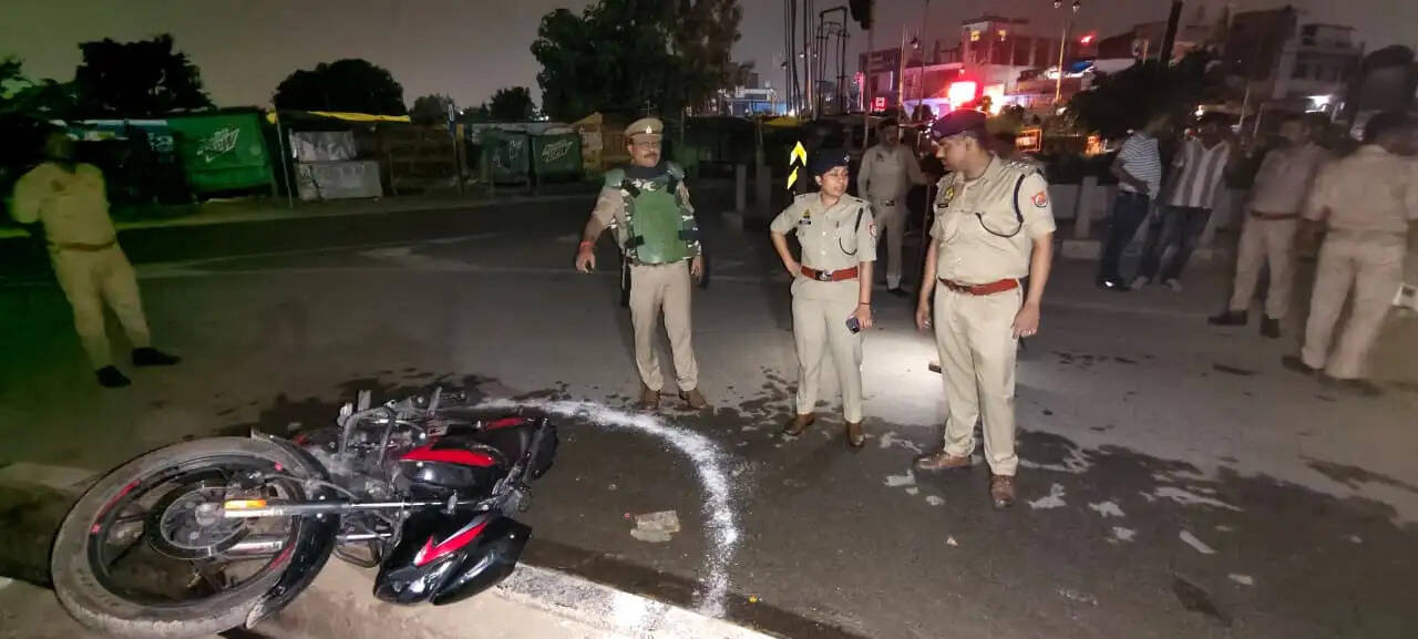 वाराणसी में रिंगरोड पर बदमाशों से पुलिस की मुठभेड़,घायल समेत दो को दबोचा