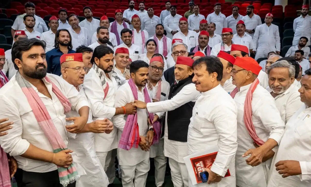 भाजपा सरकार के सब काम नकली : अखिलेश यादव