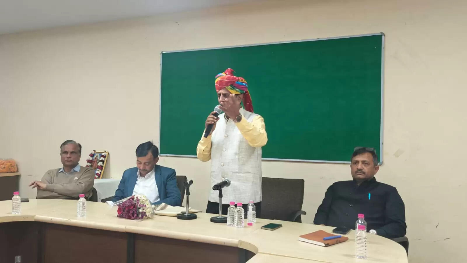 आयुर्वेद विश्वविद्यालय : देश भक्ति और सांस्कृतिक मूल्यों के लिए भारत माता पूजन कार्यक्रम का आयोजन