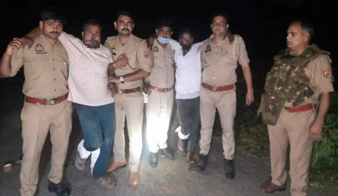 गौवंश हत्या मामले में पुलिस मुठभेड़ में दो आरोपी गिरफ्तार