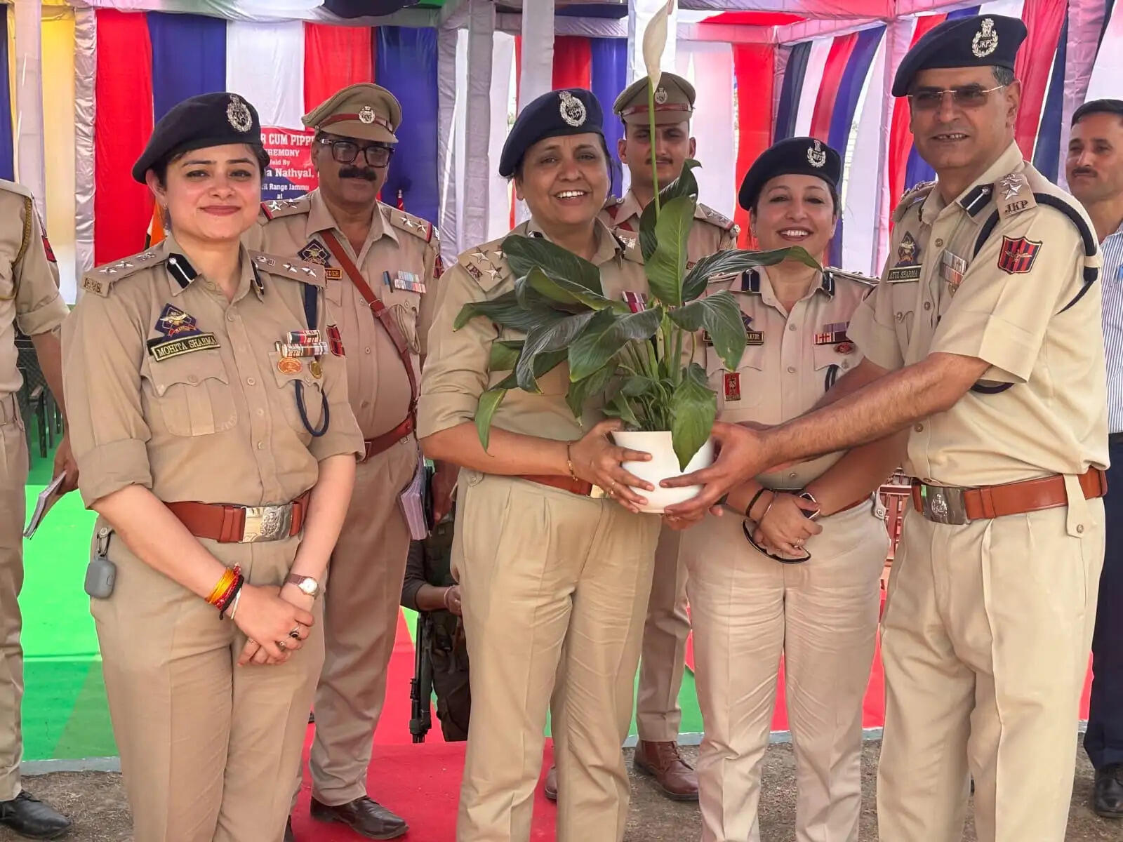 डीआईजी निशा नथ्याल का 19वीं आईआर बटालियन मुख्यालय कठुआ दौरा, कार्यप्रणाली की समीक्षा