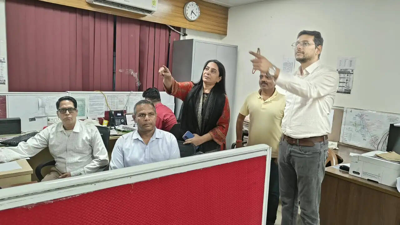 यात्रियों की सुरक्षित, संरक्षित एवं सुगम यात्रा सुनिश्चित करने के लिए प्रतिबद्ध है मुरादाबाद मंडल रेल : विनीता श्रीवास्तव