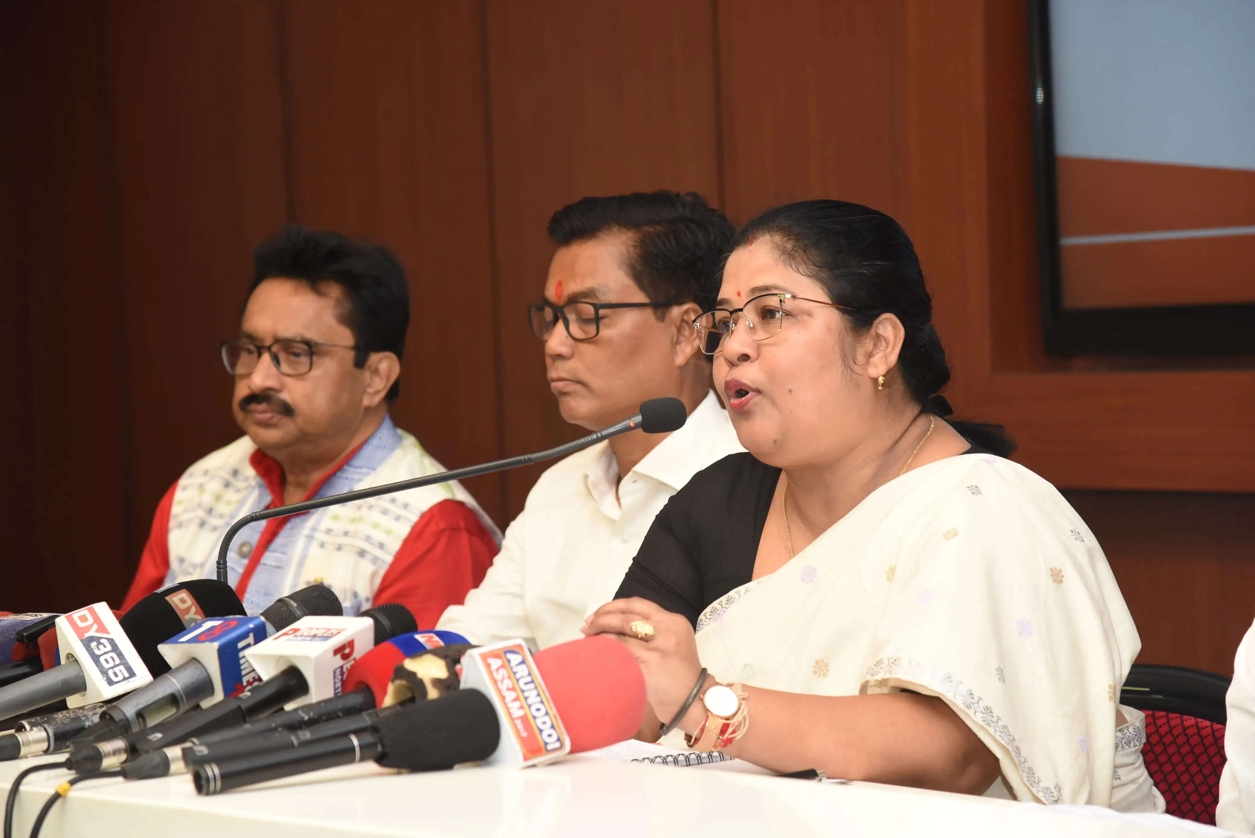 संवैधानिक संस्थाओं के प्रति अनावश्यक संदेह लोकतंत्र पर कुठाराघात: बिजुली कलिता मेधी