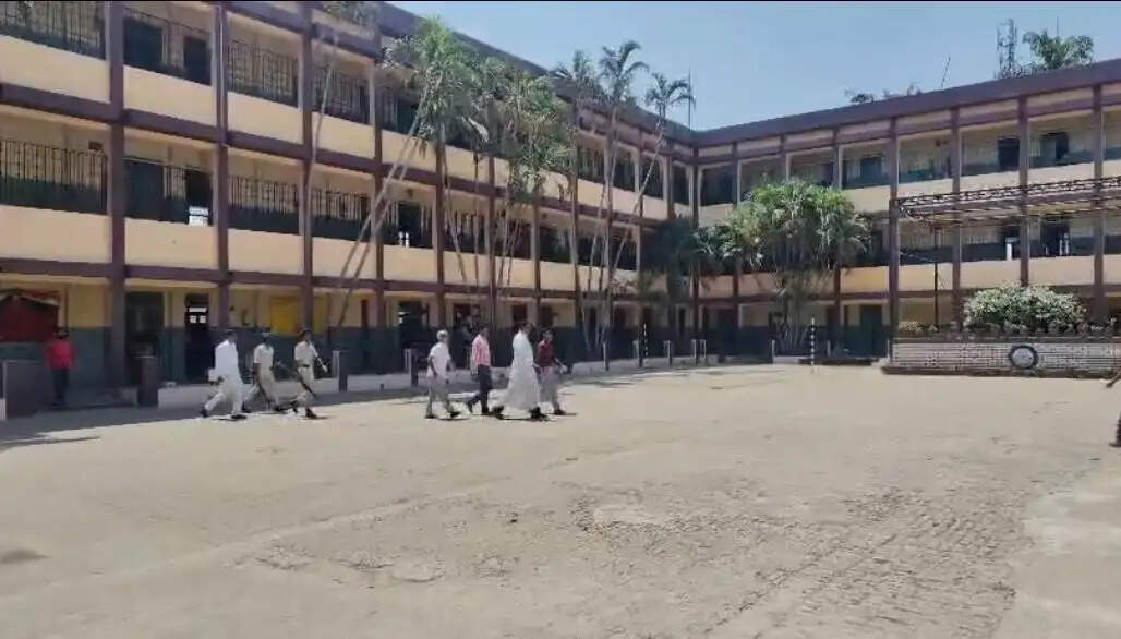 कहलगांव के सेंट जोसफ स्कूल में प्रिंसिपल पर आरोप, एसडीओ ने की जांच