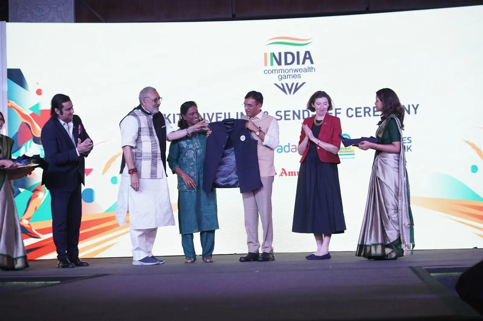 आईओए ने कॉमनवेल्थ गेम्स के लिए भारतीय दल को दी विदाई, आधिकारिक किट का हुआ अनावरण