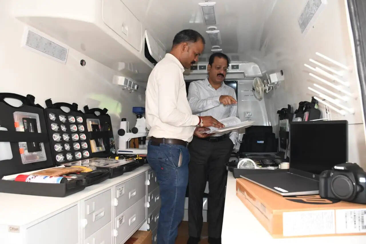 अशोकनगर पुलिस को मिली अत्याधुनिक मोबाइल फॉरेंसिक वेन, मौके पर जुटाए जा सकेंगे वैज्ञानिक साक्ष्य