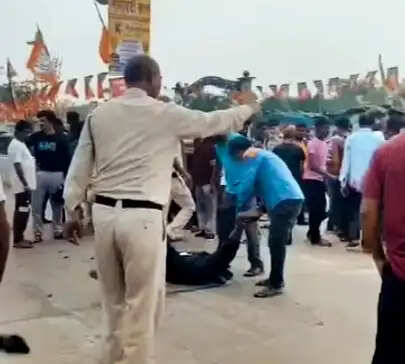 ट्रक से कुचलकर बाइक सवार की मौत