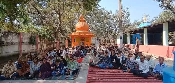 (अपडेट) अनूपपुर: जिला प्रशासन ने पटवारियों की माँगें मानी, निलंबन बहाल, हड़ताल अवधि को अर्जित अवकाश में स्वीकृत