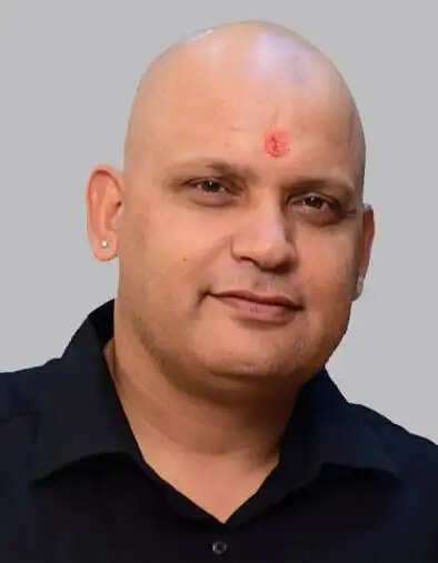 सावर्जनिक जीवन में विश्वास की पूंजी