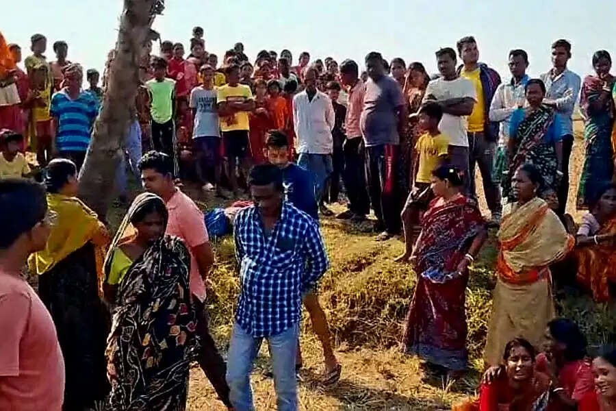 बीरभूम में पूर्व तृणमूल बूथ अध्यक्ष की रहस्यमय परिस्थितियों में मौत, परिजनों ने हत्या का लगाया आरोप