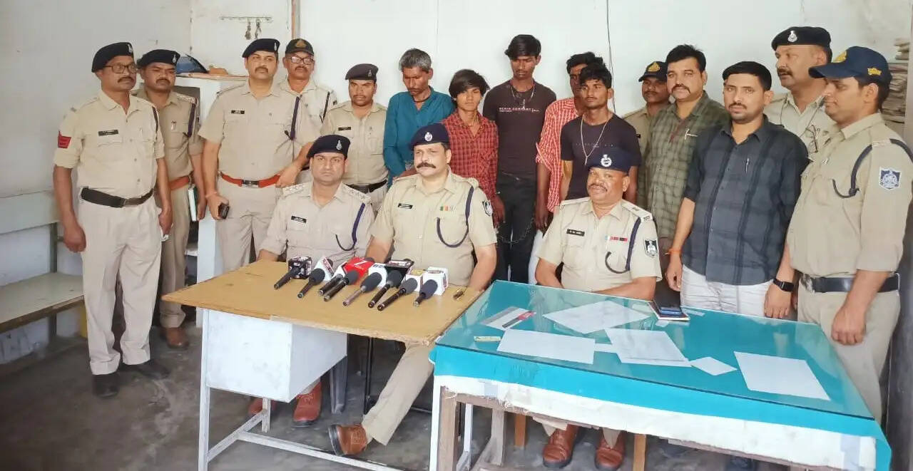 अनूपपुर: पुलिस पर हमला कर रिवाल्वर लूटने वाले 5 आरोपी गिरफ्तार, सर्विस पिस्टल बरामद