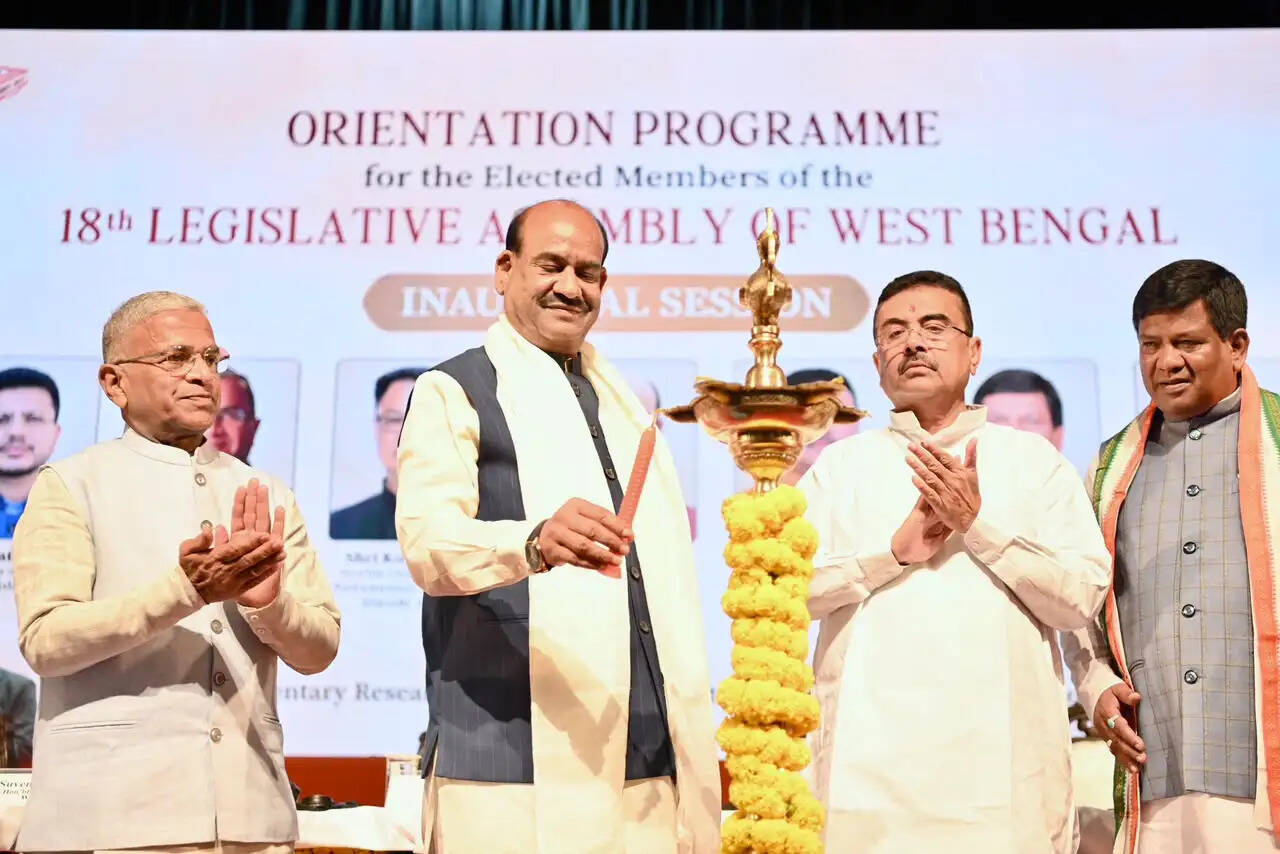 बंगाल की विरासत को समृद्ध बनाने और विकसित भारत के निर्माण में निभाएं भूमिका : ओम बिरला