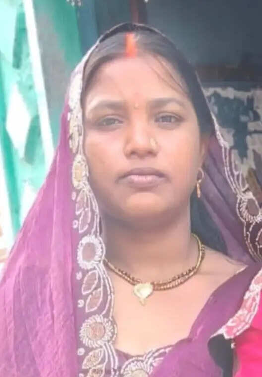 सनकी पति ने धारधार हथियार से की पत्नी की हत्या, आरोपी पति फरार