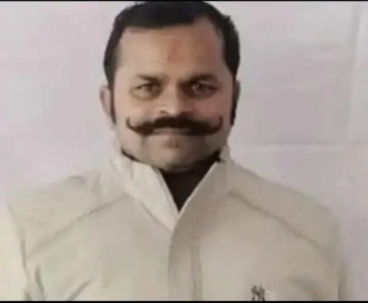 कोरोना काल मे मिडडे मील में घपला करने के आराेप में दो प्रभारी सस्पैंड