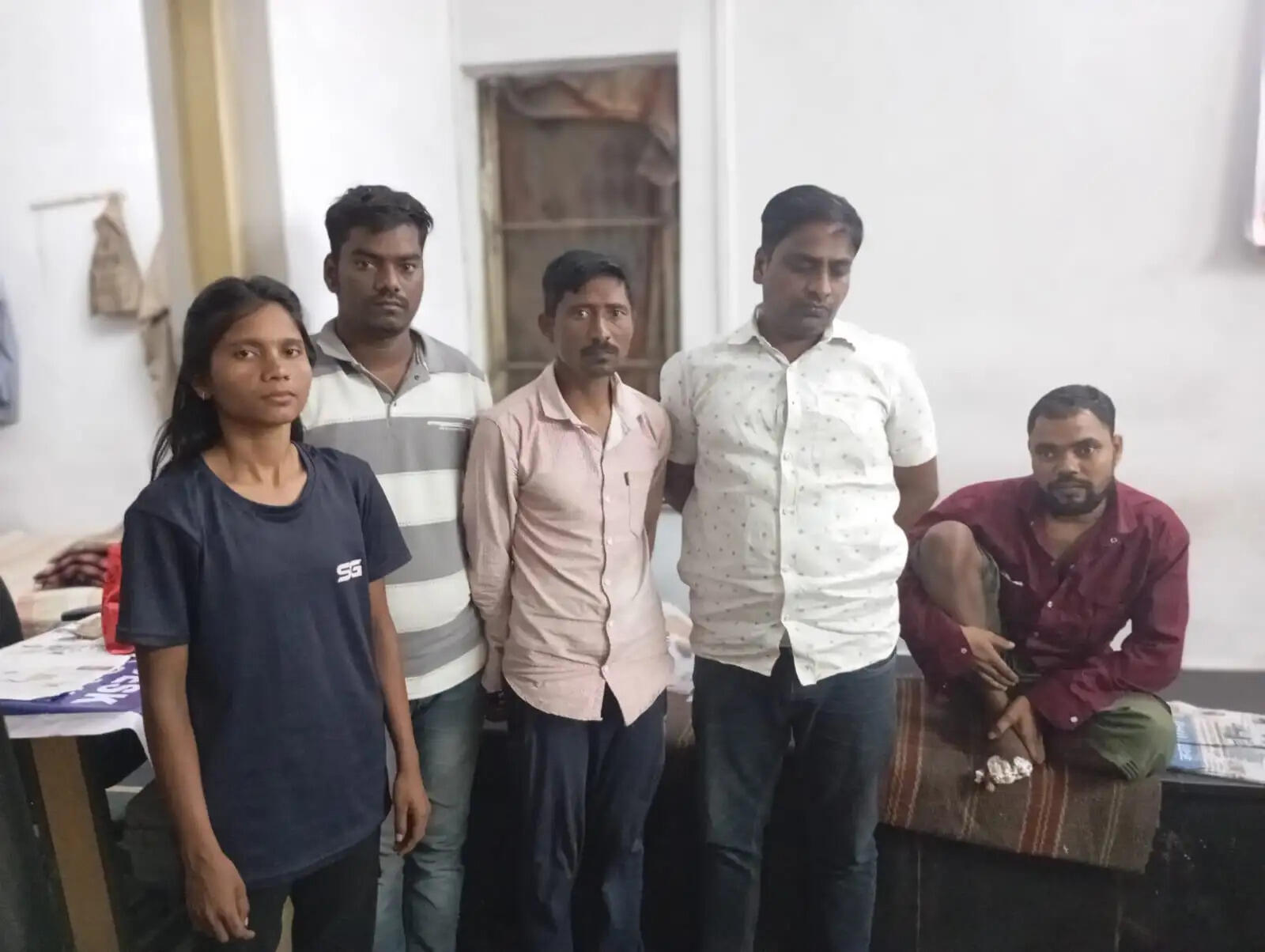 छग : चार अलग-अलग प्रकरणों में नशे का सामान बेचते एक महिला समेत 12 आरोपित गिरफ्तार