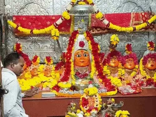 शारदीय नवरात्र आज से, भोपाल, इंदौर और मैहर के देवी मंदिरों में उमड़े श्रद्धालु
