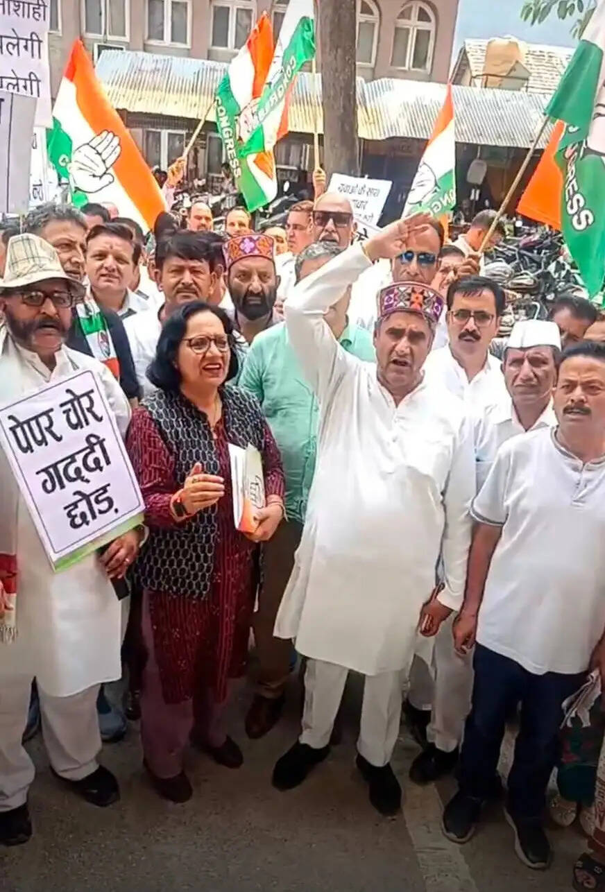 भाजपा की गलत नीतियों का सड़क से संसद तक विरोध करेगी कांग्रेस: विदित चौधरी