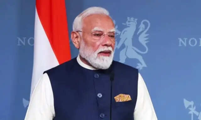 यूएई के राष्ट्रपति ने मोदी से फोन पर की बात, पश्चिम एशिया में शांति-स्थिरता को बढ़ावा देने की प्रतिबद्धता दोहराई