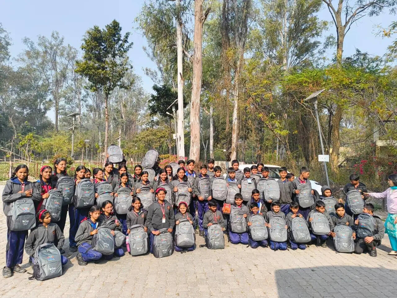 युवा पर्यटन अंतर्गत शहीद चंद्रशेखर आजाद पक्षी विहार का छात्रों ने किया शैक्षणिक भ्रमण