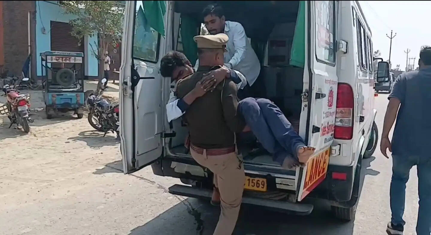 लड़की की विदाई कराने जा रही स्कॉर्पियो पलटी : चालक की मौत, छह घायल