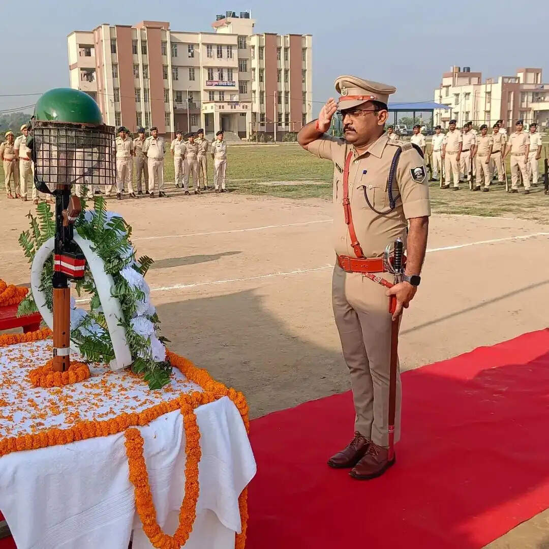 पुलिस केंद्र में पुलिस संस्मरण दिवस पर शहीद जवानों को दी गई श्रद्धांजलि