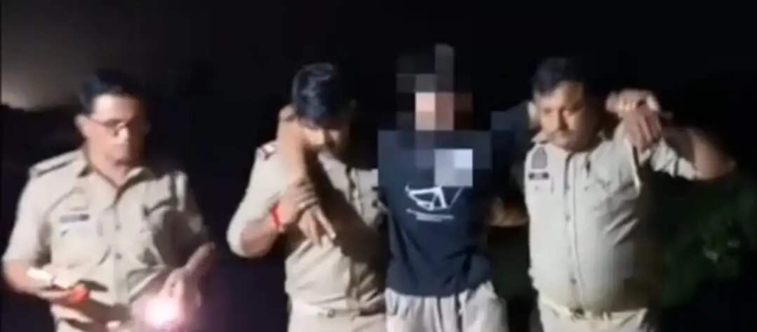 पुलिस मुठभेड़ में गौ तस्कर गिरफ्तार, आरोपित पर 10 मुकदमे हैं दर्ज
