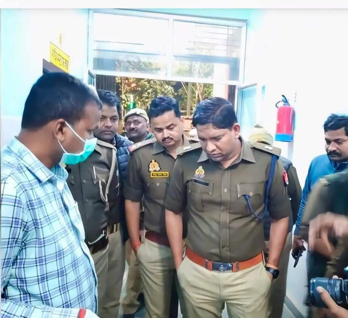 प्रेमी ने घर में घुसकर प्रेमिका की गोली मारकर हत्या कर दी