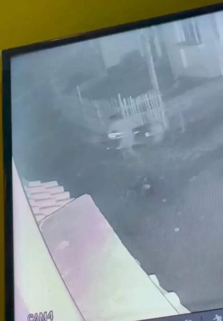 बाइक चोरी के शक में पूछताछ करने पहुंचे युवक पर चाकू से हमला, आरोपी हिरासत में