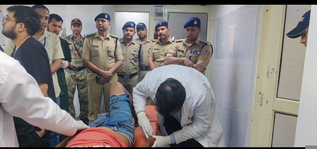 मुठभेड़ के बाद वांछित अपराधी गिरफ्तार