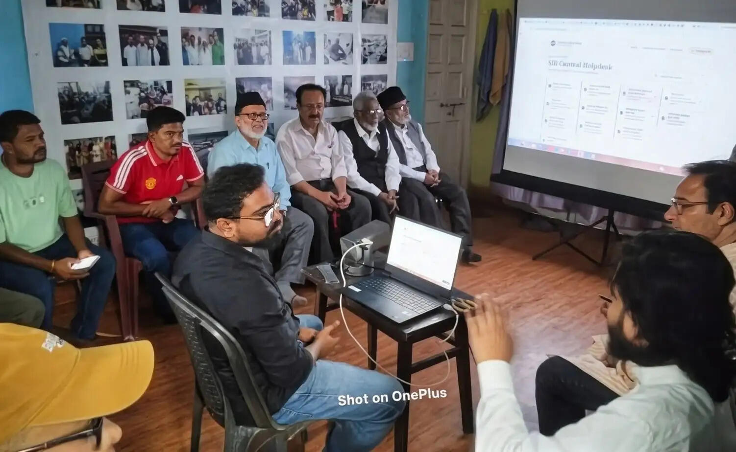 रहमत कॉलोनी में एसआईआर हेल्पडेस्क सेंटर का उद्घाटन