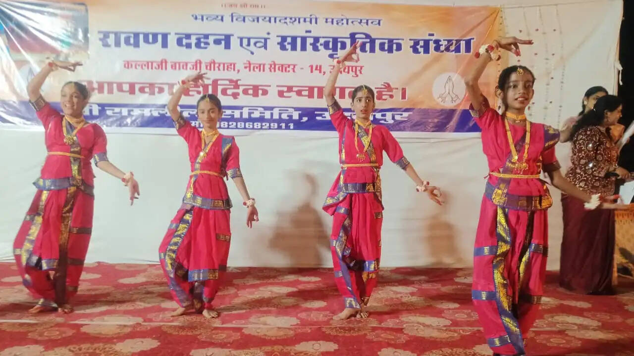 कल्लाजी चौराहे पर रावण दहन के साथ रामलीला के दूसरे चरण का भव्य समापन