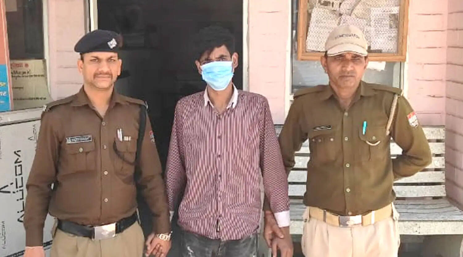 धोखाधड़ी के मामले में फरार आरोपित को पुलिस ने गिरफ्तार किया