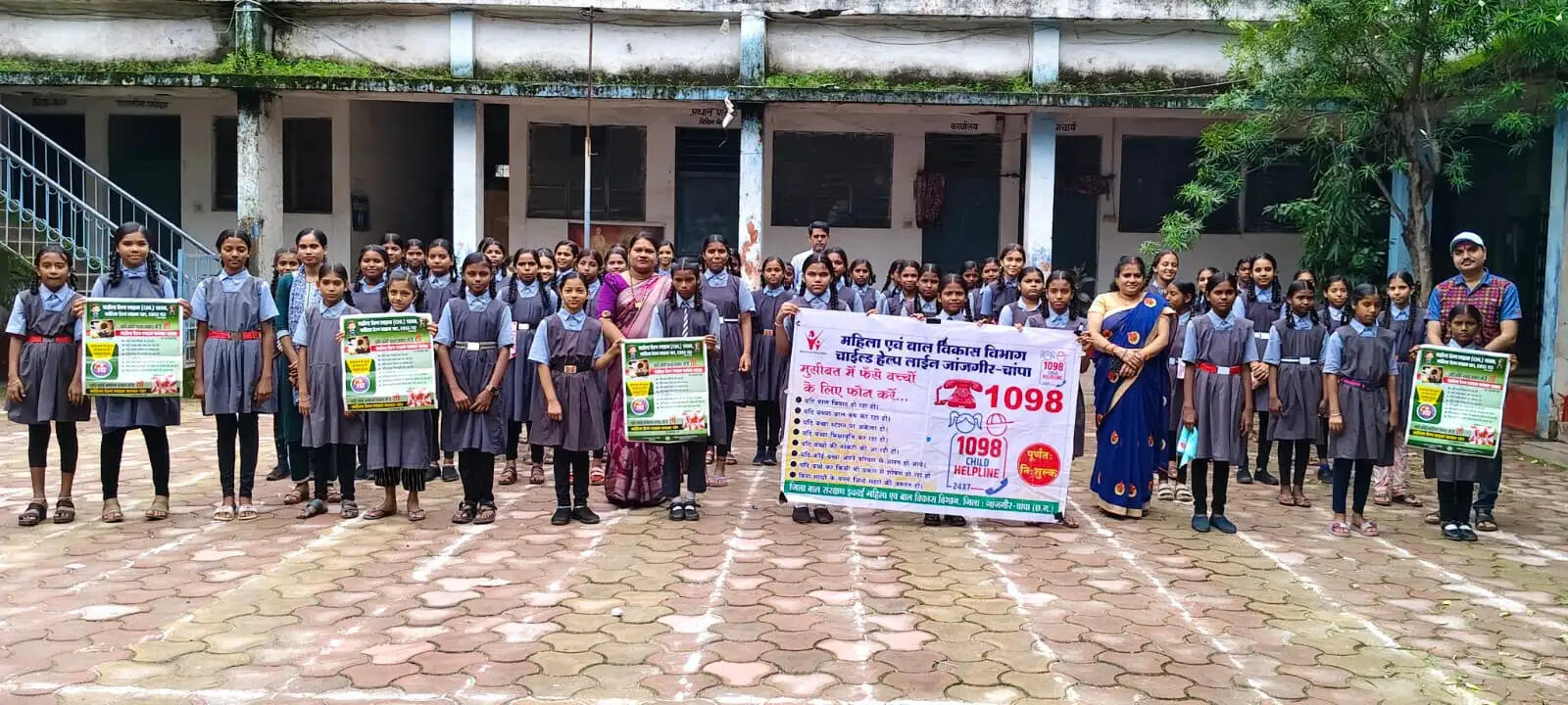 महिला एवं बाल विकास विभाग द्वारा विद्यालयों में चलाया जा रहा है जागरूकता अभियान