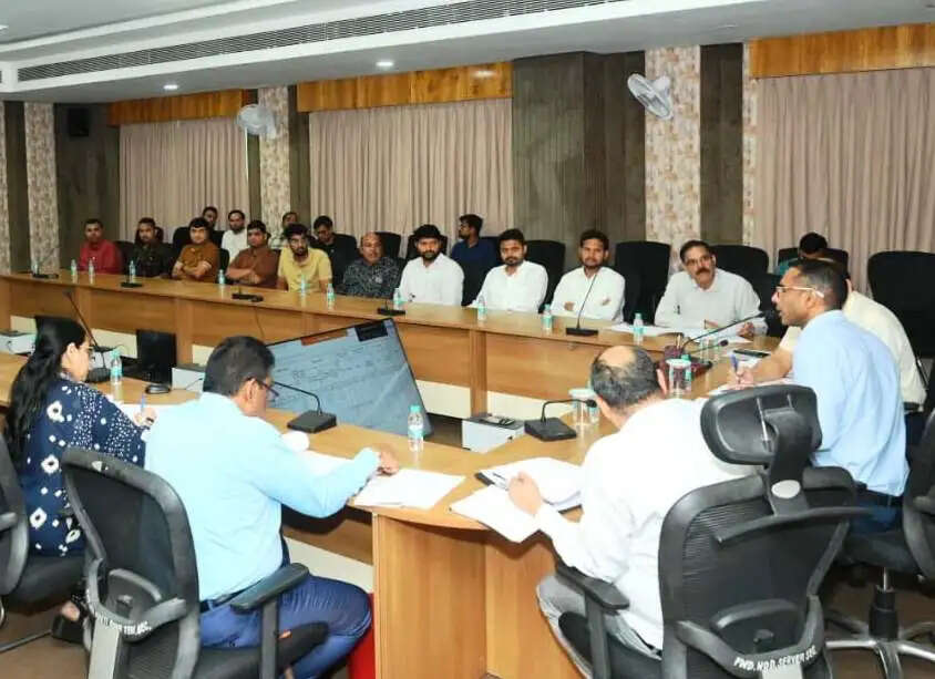 रायपुर : लोक निर्माण विभाग के सचिव ने जेलों में निर्माणाधीन कार्यों की प्रगति की समीक्षा की