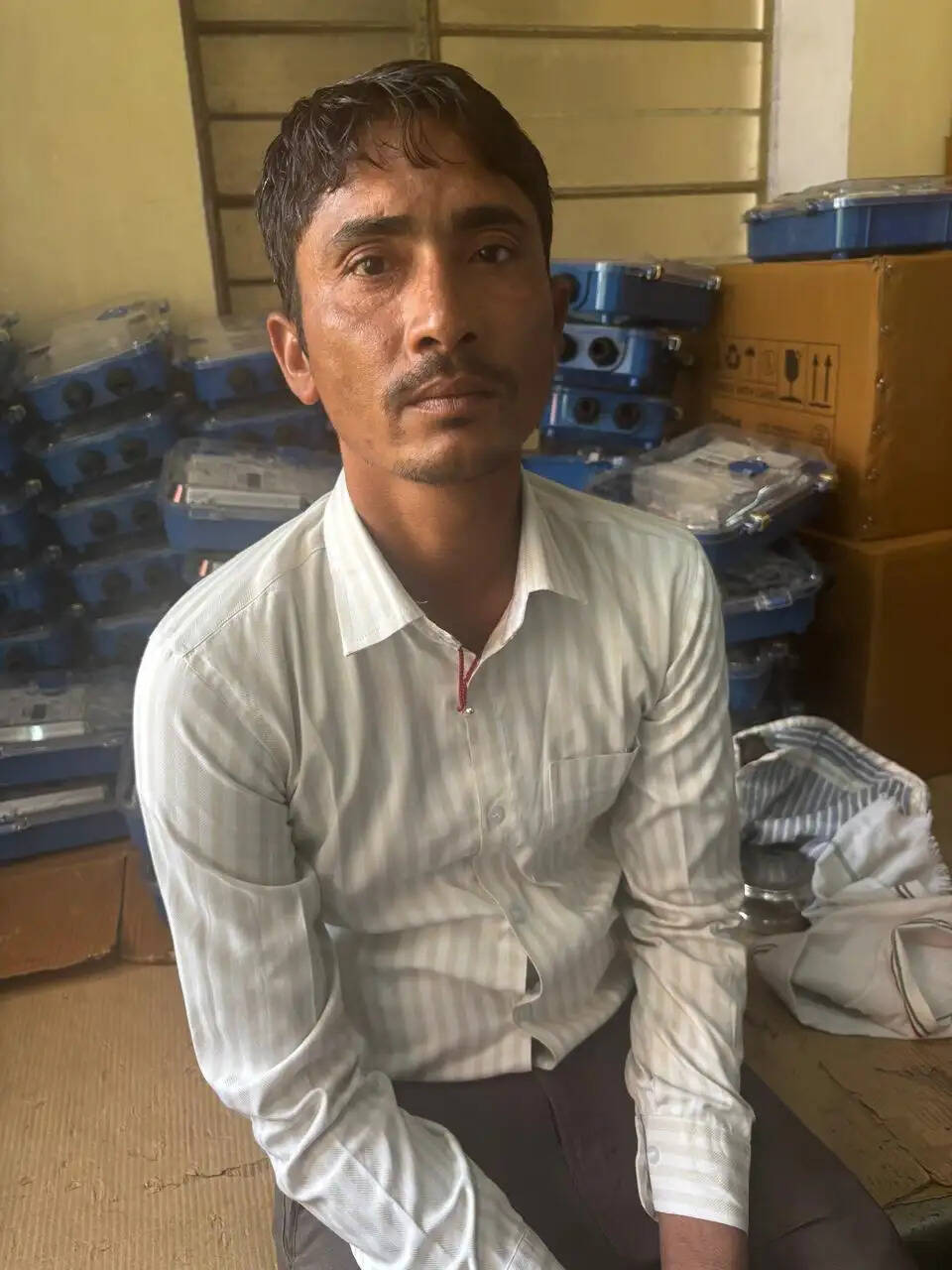 करौली में जयपुर डिस्कॉम का टेक्नीशियन आठ हजार रुपये रिश्वत लेते गिरफ्तार