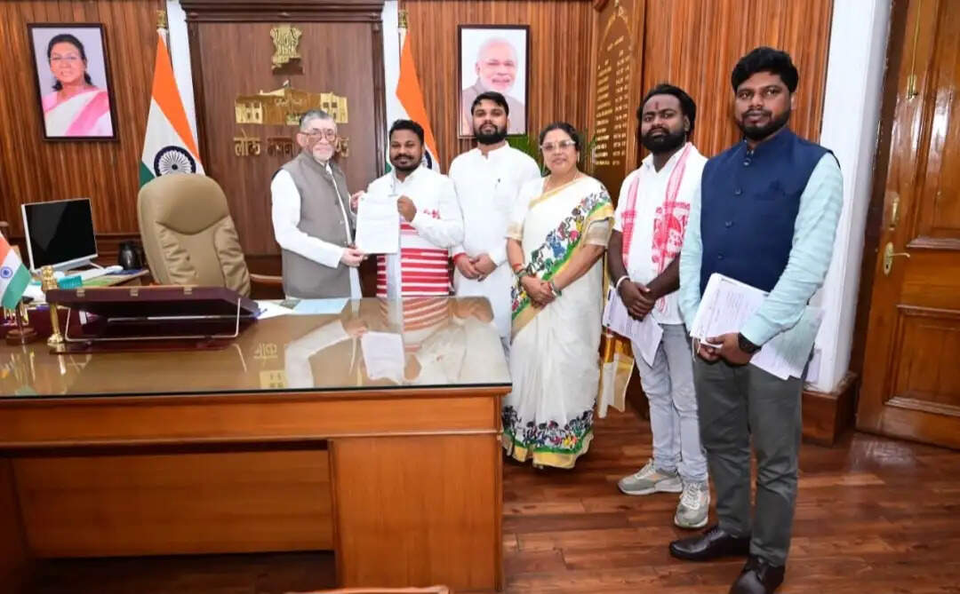 झारखंड में परीक्षा और सत्र में देरी का मुद्दा राज्यपाल के पास पहुंचा, अभाविप ने सौंपा ज्ञापन