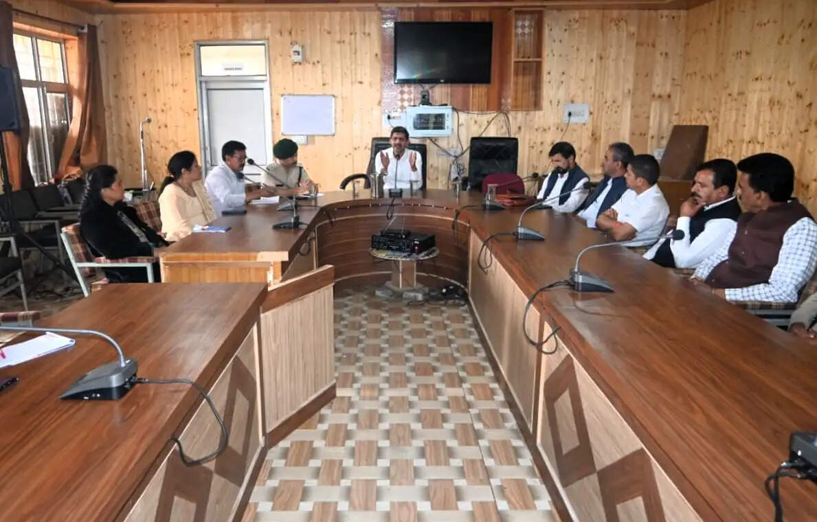 नारकंडा में विधिक जागरूकता कार्यक्रम, साइबर ठगी से बचाव और कानूनी मदद पर लोगों को किया जागरूक