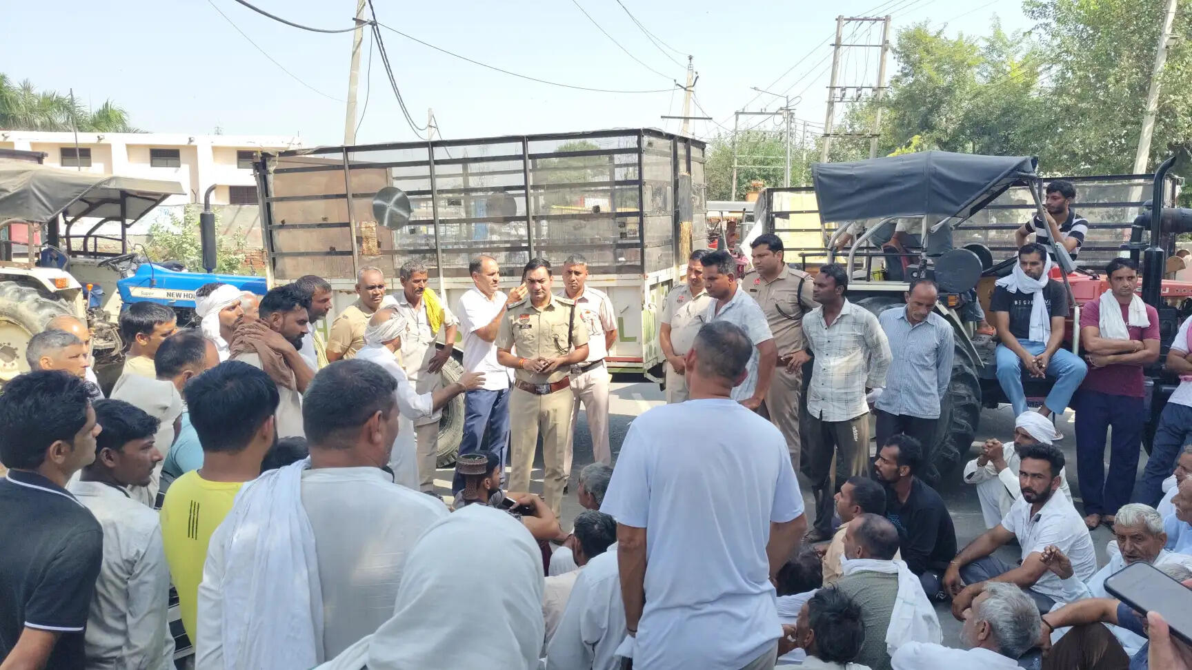 कैथल: पीआर धान की खरीद न होने पर किसानों ने लगाया जाम