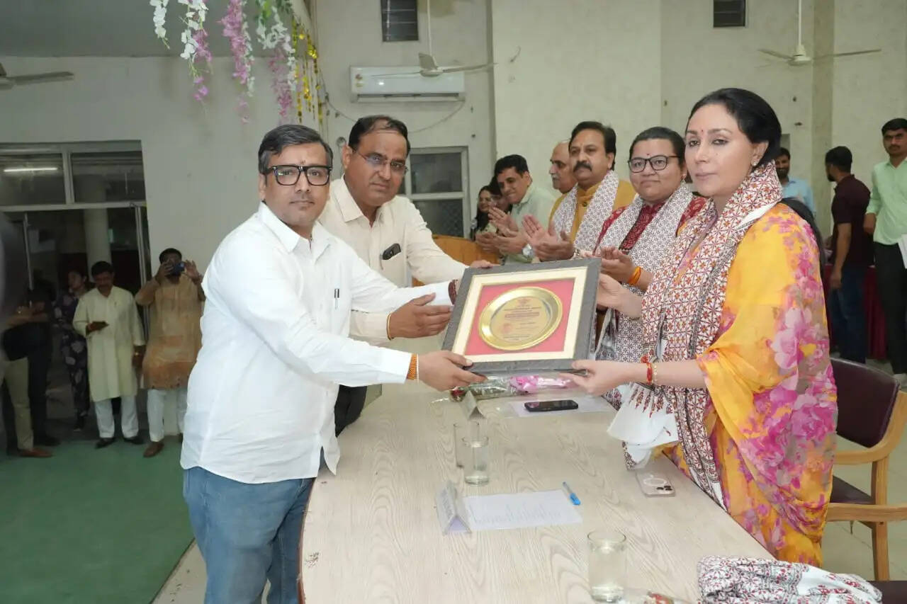 राष्ट्रीय एकता और अखंडता को मजबूत बनाने में महिलाओं की भूमिका महत्वपूर्ण: दीया कुमारी