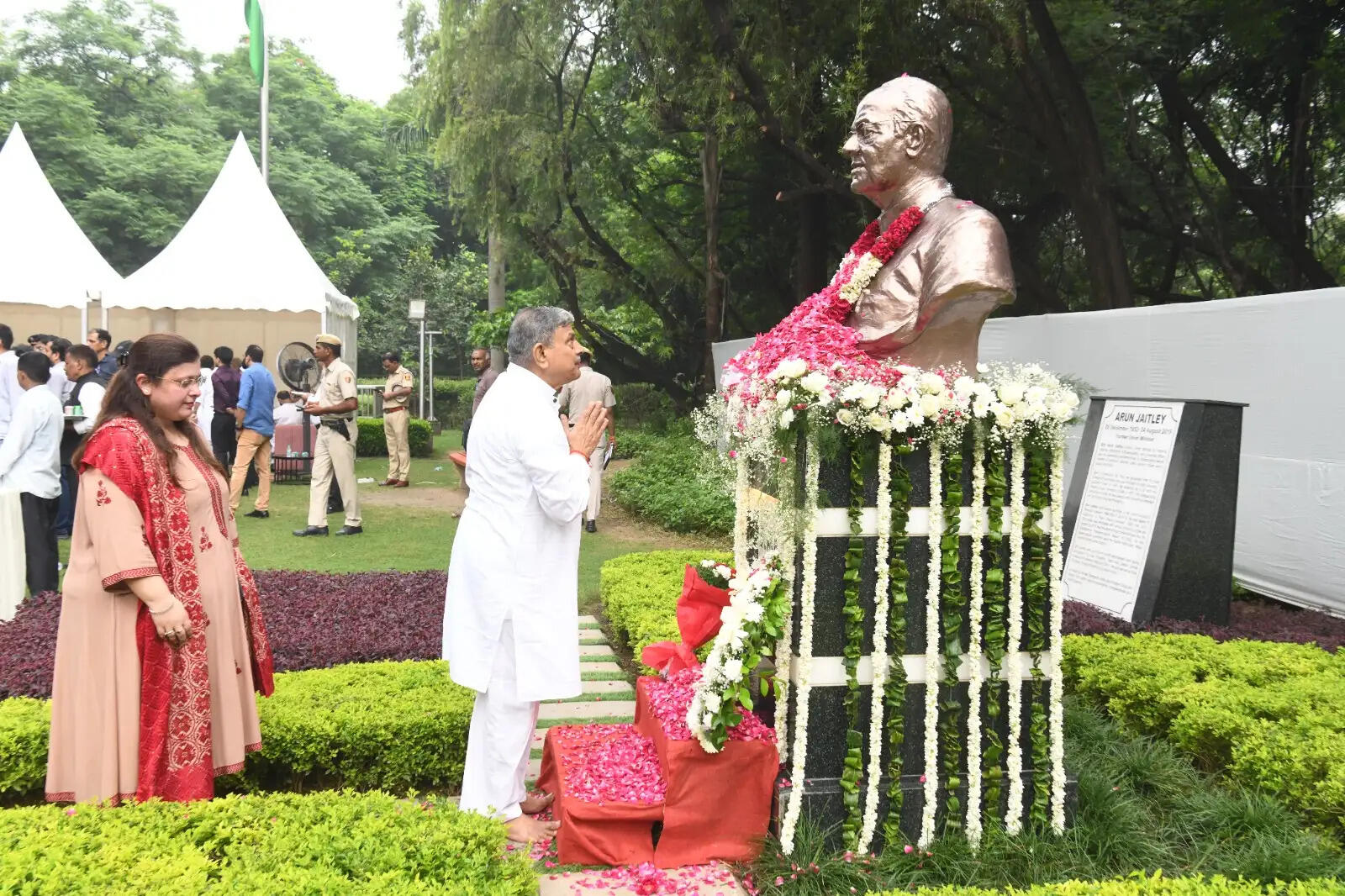 दिल्ली भाजपा ने अरुण जेटली की पुण्यतिथि पर दी श्रद्धांजलि