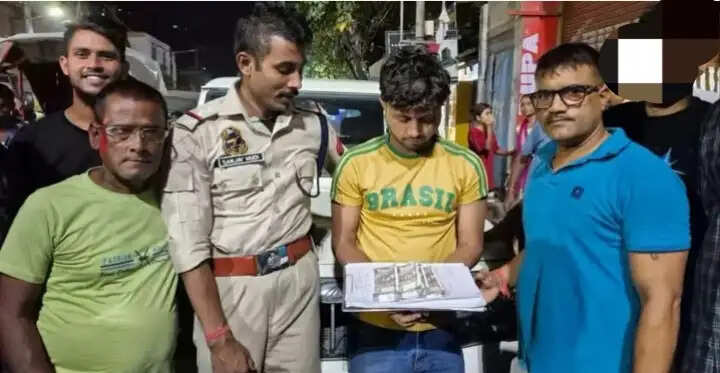 गुवाहाटी में 1.05 लाख रुपये के जाली नोटों के साथ युवक गिरफ्तार