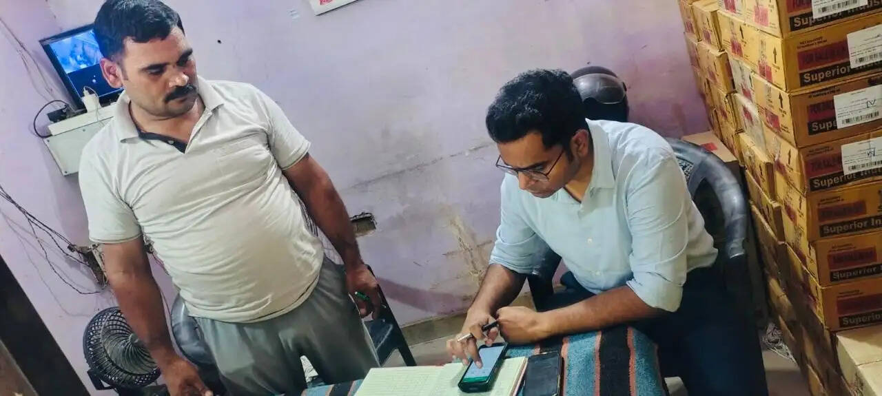 फर्रुखाबाद: जांच रिपोर्ट में दोषी पाए गए बिजली विभाग के तीन अधिकारी, विभागीय दंडात्मक कार्रवाई की संस्तुति