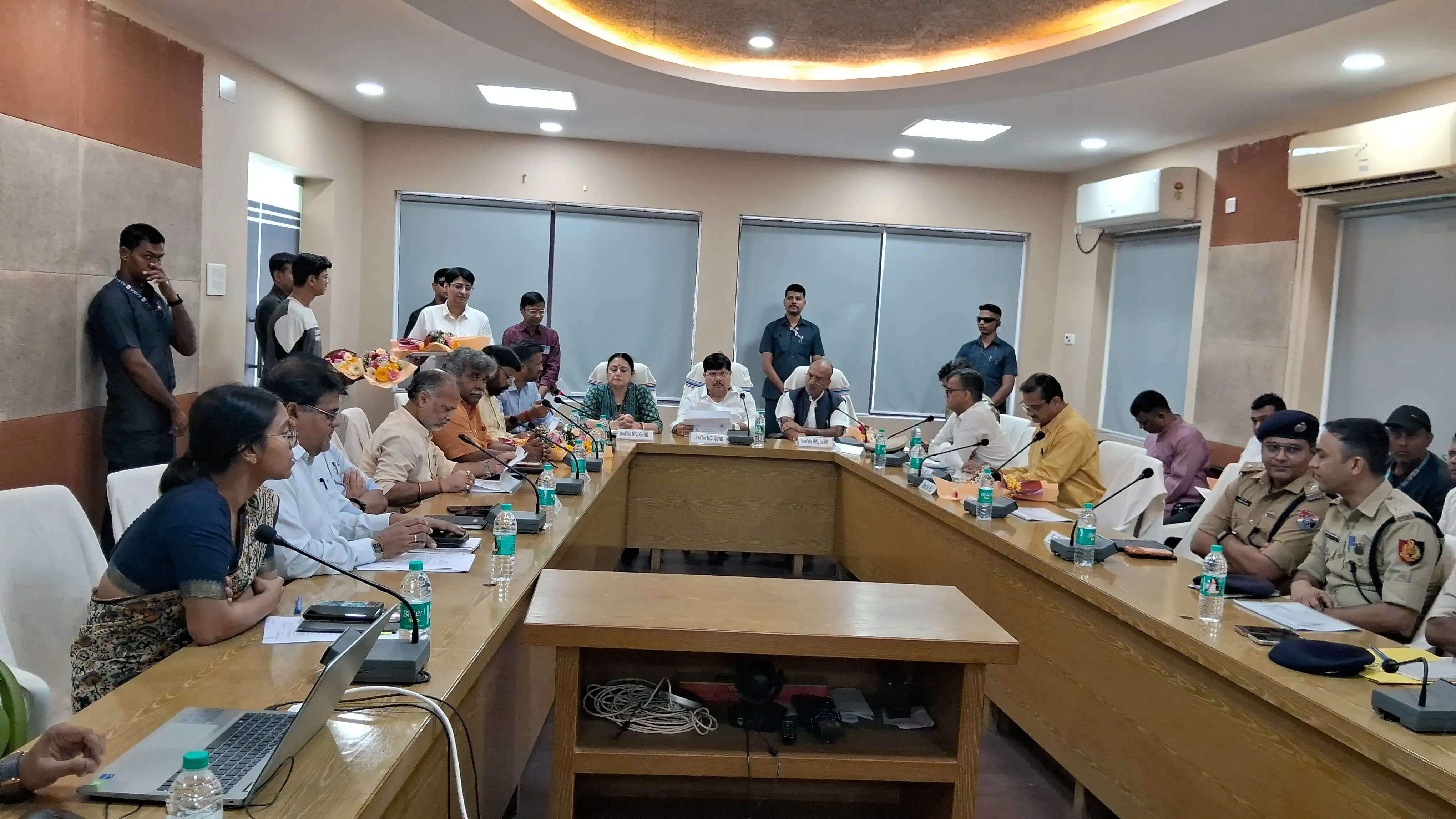 छठ पूजा और काली पूजा को लेकर आसनसोल में हाईलेवल बैठक, हर घाट पर तैनात होंगे नोडल अधिकारी; सीसीटीवी, एंबुलेंस और सुरक्षा के होंगे पुख्ता इंतजाम