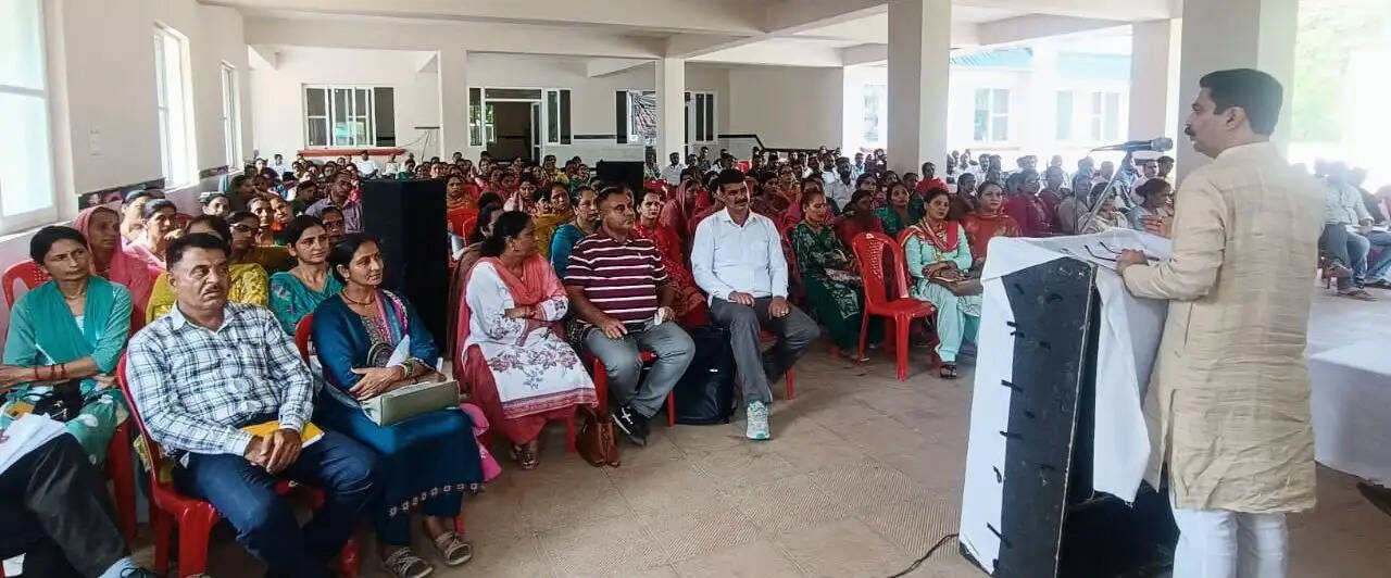 प्रदेश सरकार गांव, गरीब और आमजन के हितों के विकास के लिए प्रतिबद्ध : चंद्रशेखर