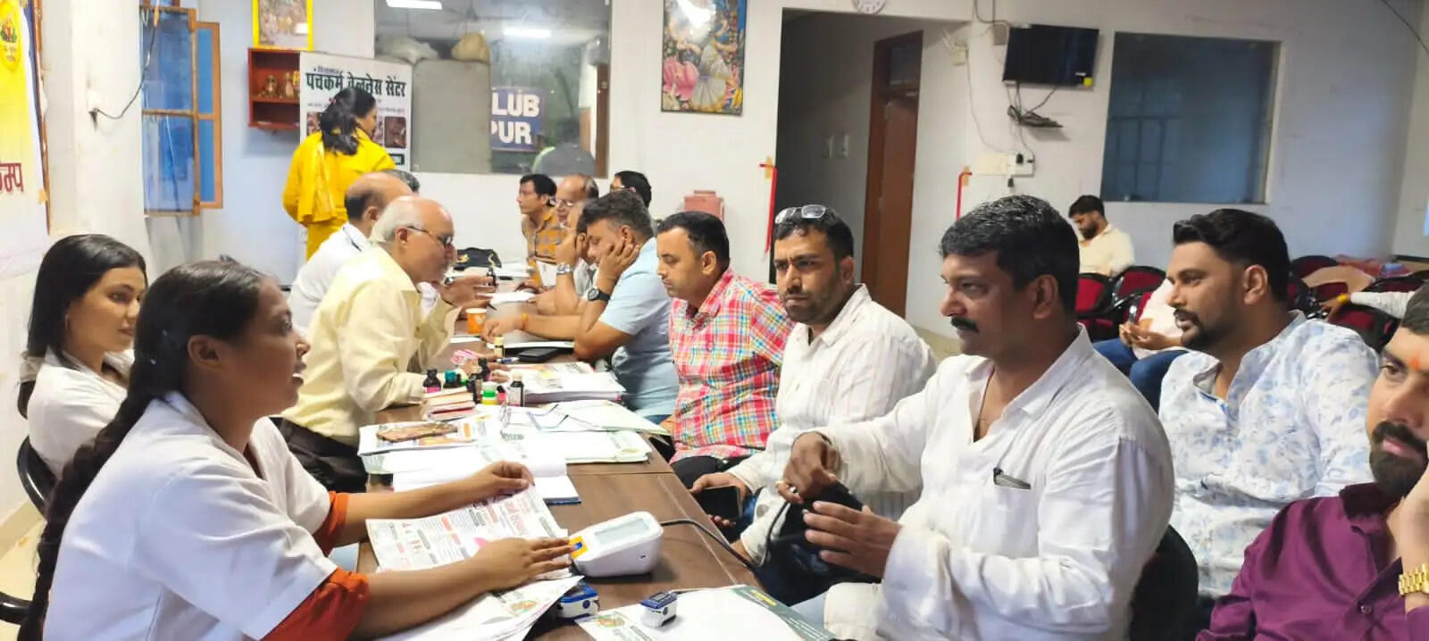 गोरखपुर जर्नलिस्ट्स प्रेस क्लब में लगा निःशुल्क आयुर्वेदिक चिकित्सा शिविर