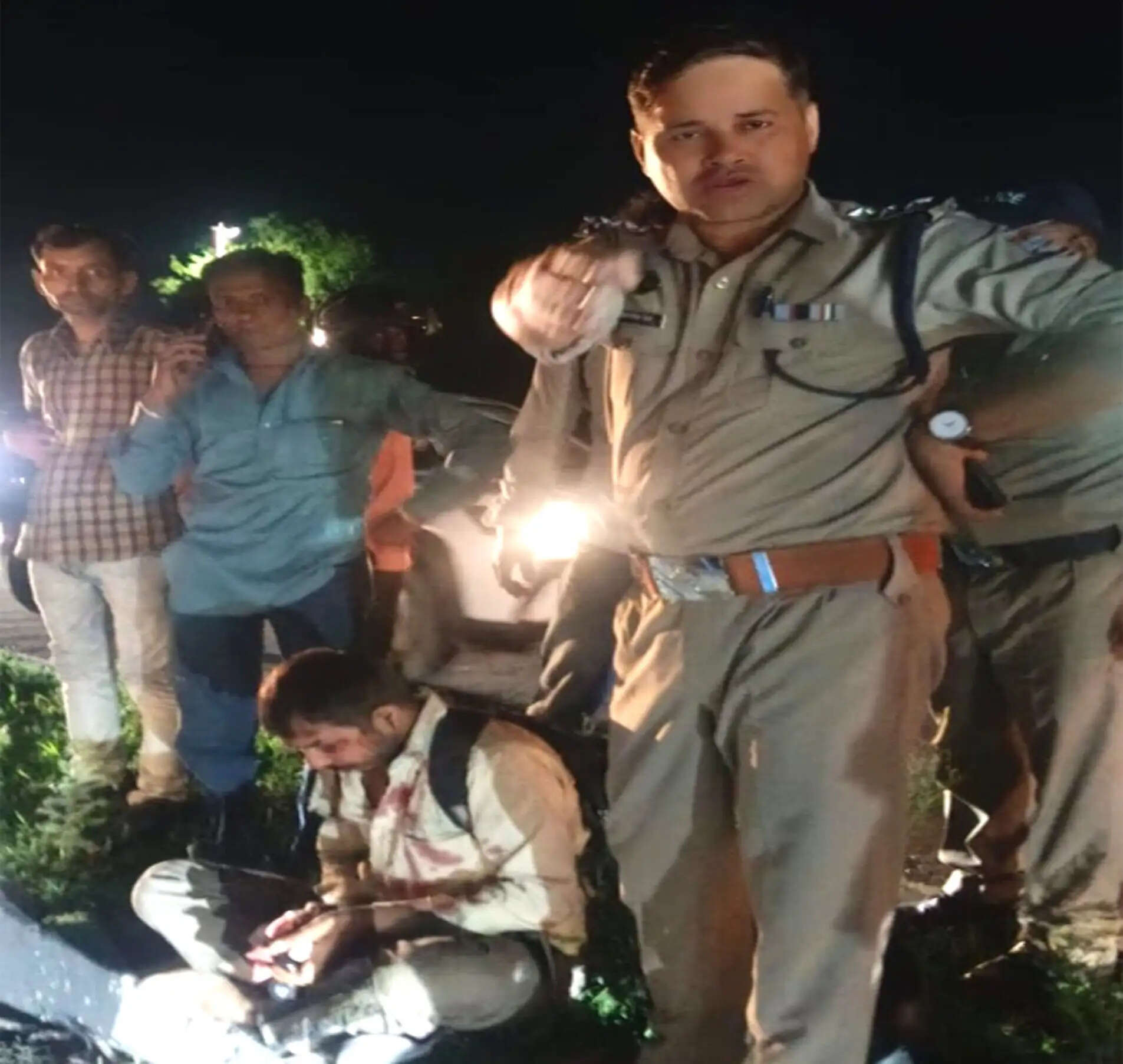 फाउंड्री गेट के पास नील गाय से टकराई रैपिडो बाइक, चालक गंभीर घायल