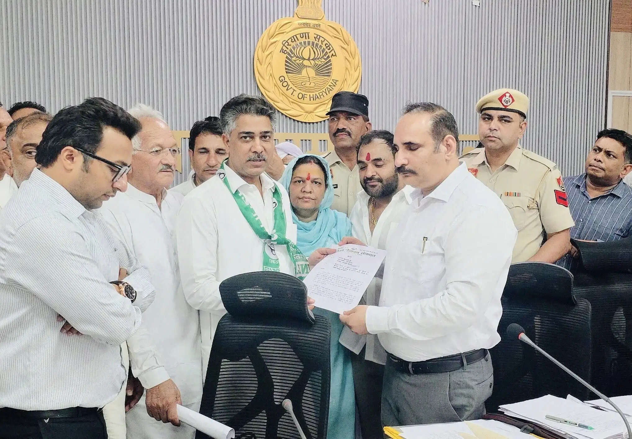 पलवल: महंगाई और बेरोजगारी के खिलाफ इनेलो का प्रदर्शन