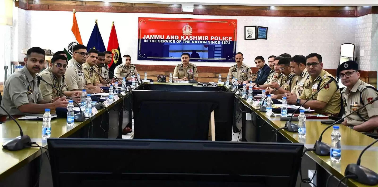 आईजीपी कश्मीर ने की अपराध समीक्षा बैठक, नशा मुक्त भारत अभियान को तेज करने के निर्देश