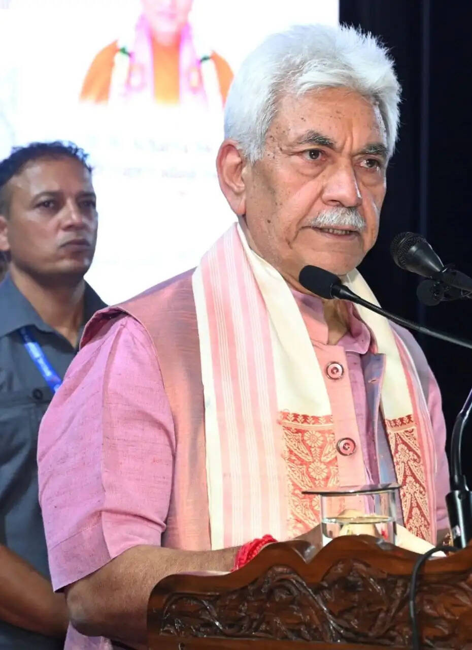 उपराज्यपाल ने जश्न-ए-दल 2026 के सफल समापन पर जम्मू कश्मीर पुलिस को बधाई दी