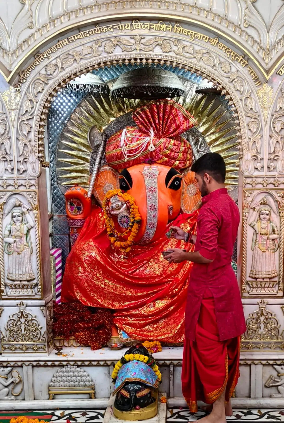गुरु-पुष्य नक्षत्र पर गणेशमय हुई छोटी काशी: मंदिरों में पंचामृत अभिषेक और मोदकों का भोग